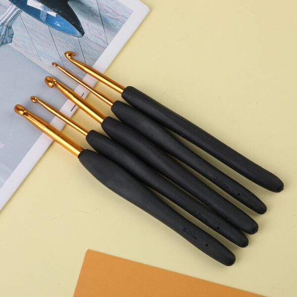 KRABALL Crochet Hooks Set Soft Handle Crochet Weave Knitting Needles Kit Needle Set Weave Craft Tools With Bag - Image 3